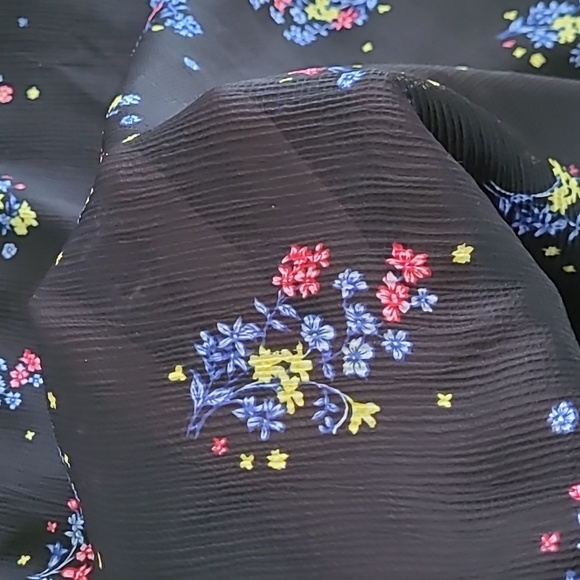 ANN TAYLOR Black Floral Tank - Picture 6 of 6